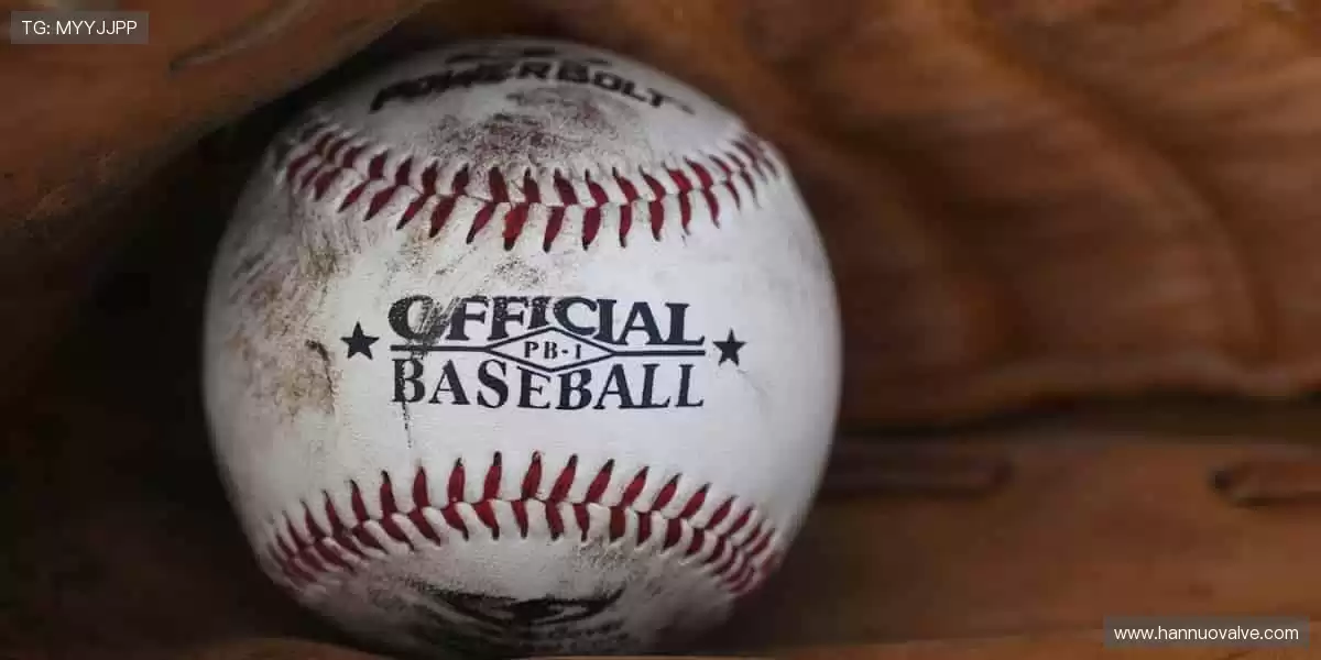 🎁【周边商城】限量潮品，把偶像的荣耀穿在身上！